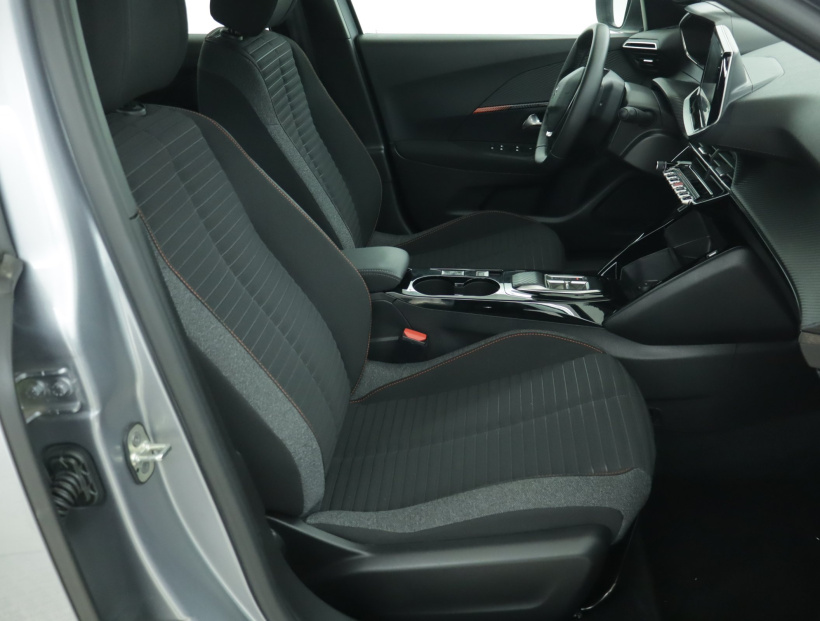 Peugeot e-2008, 2023