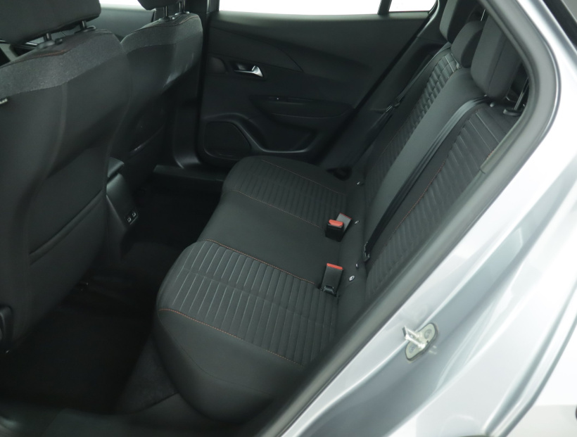 Peugeot e-2008, 2023