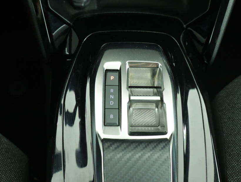 Peugeot e-2008, 2023