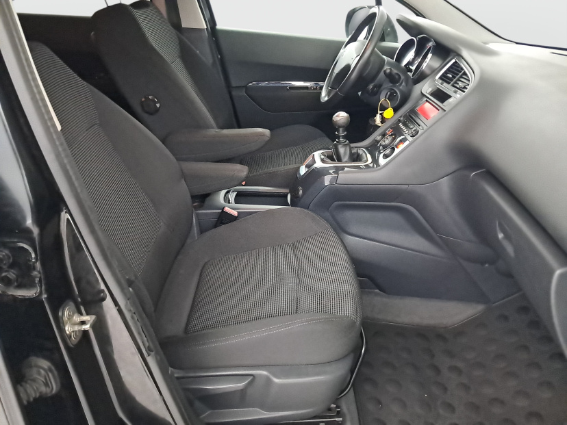 Peugeot 5008, 2012