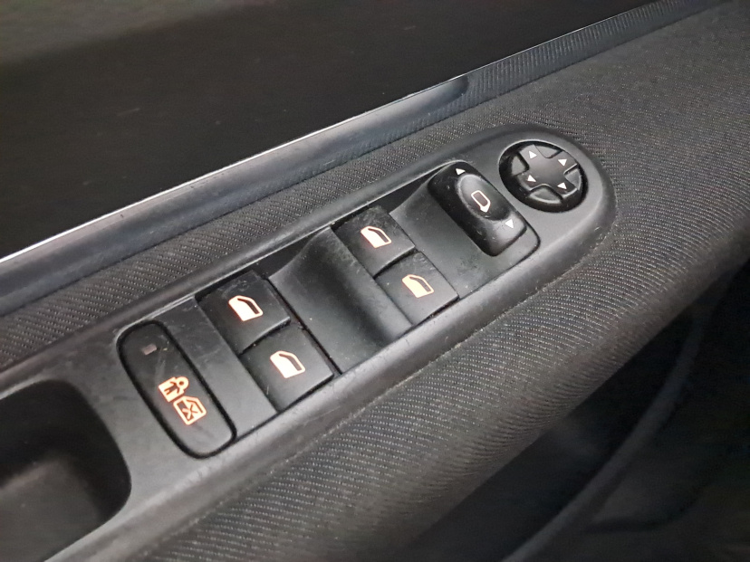 Peugeot 5008, 2012