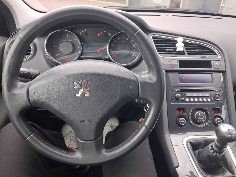 Peugeot 5008, 2012
