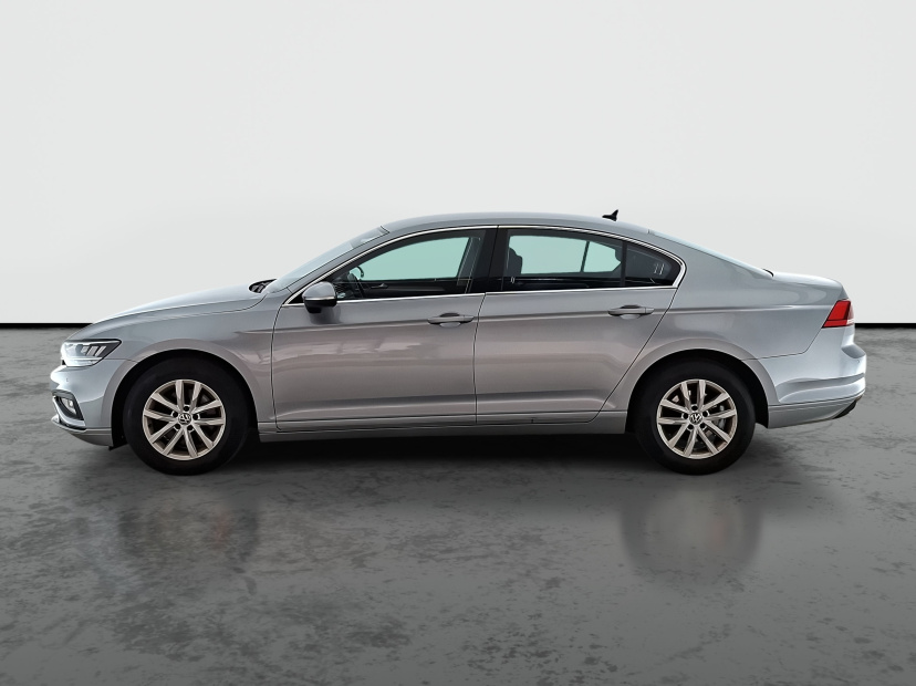 Volkswagen Passat, 2022