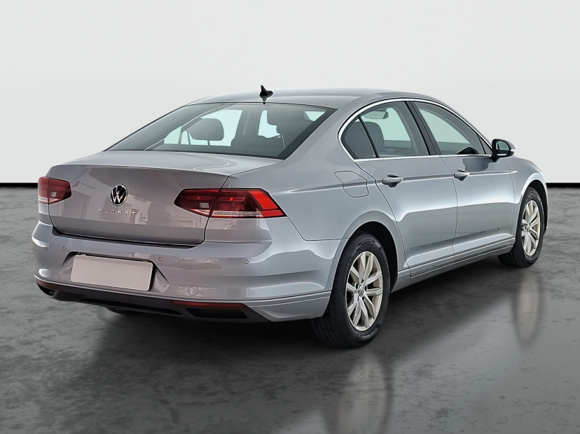 Volkswagen Passat, 2022