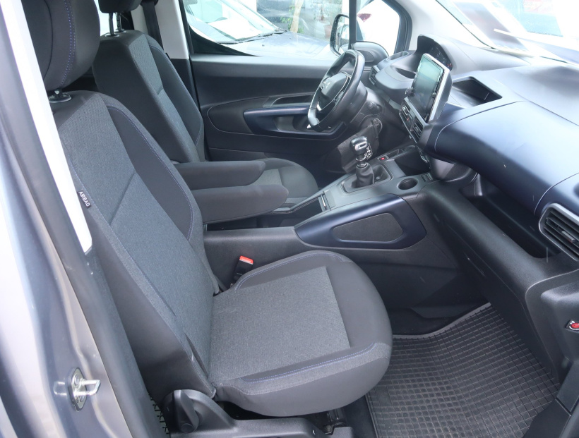 Peugeot Rifter, 2020