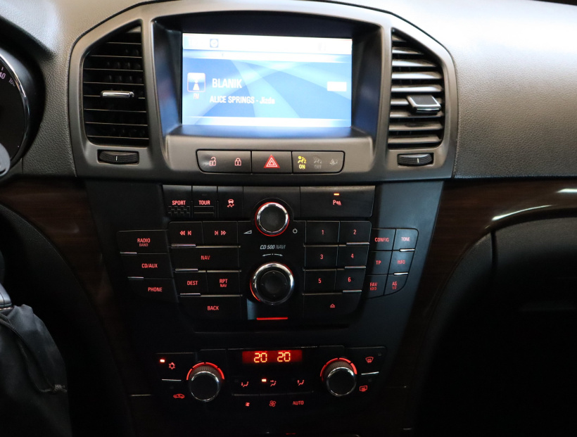 Opel Insignia, 2011