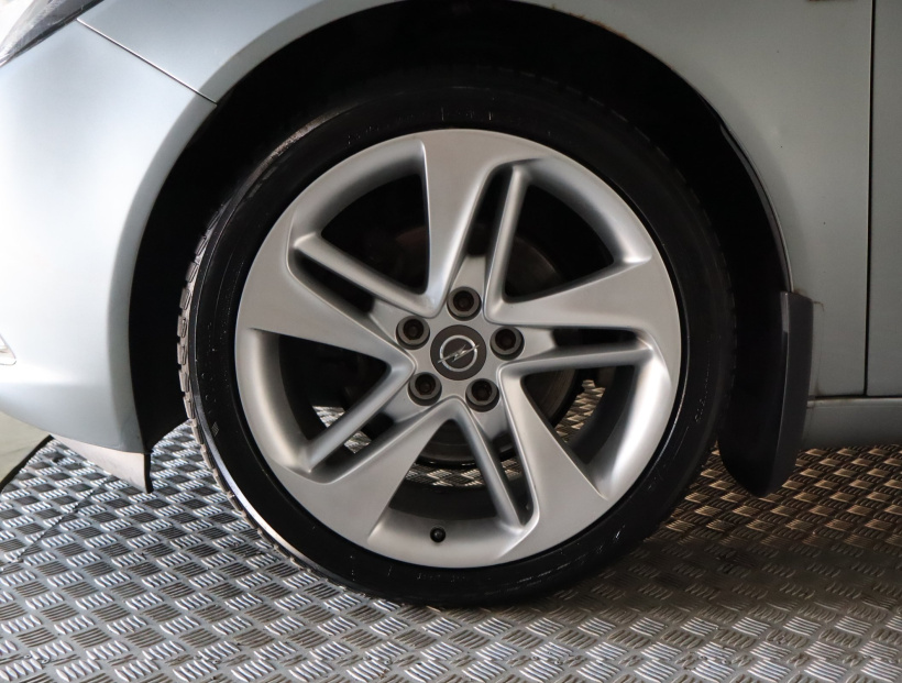Opel Insignia, 2011