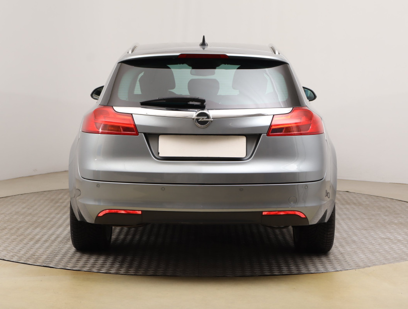Opel Insignia, 2011