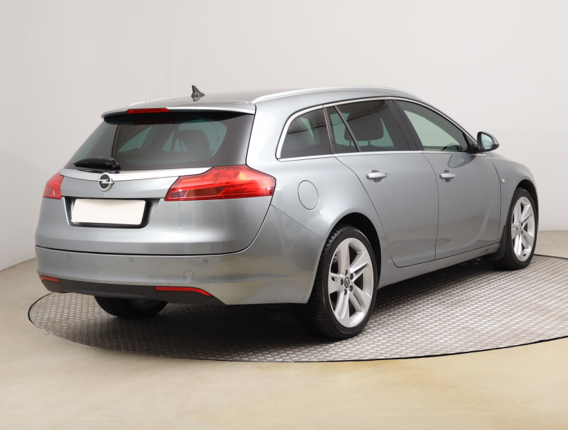 Opel Insignia, 2011