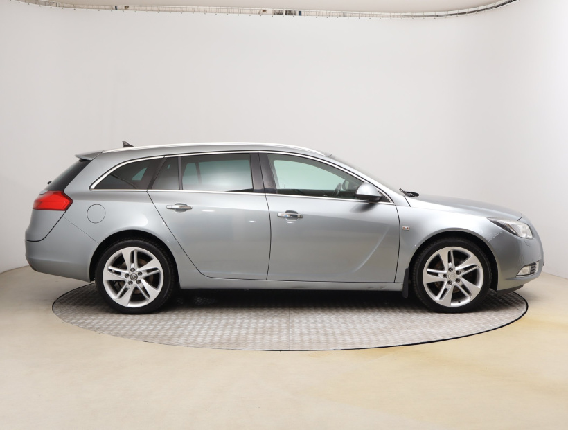 Opel Insignia, 2011