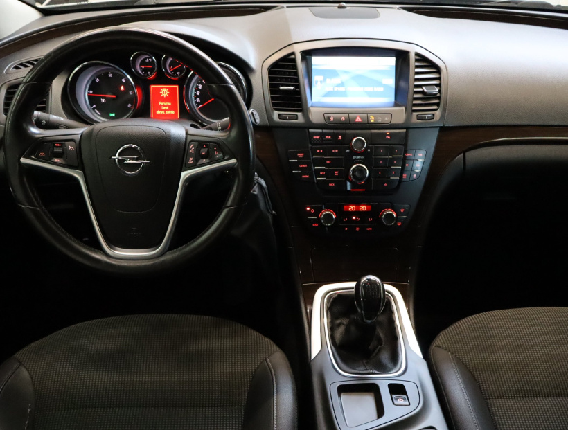 Opel Insignia, 2011