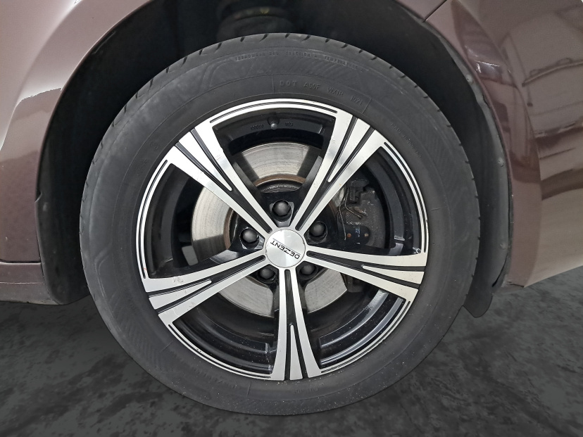 Škoda Superb, 2012