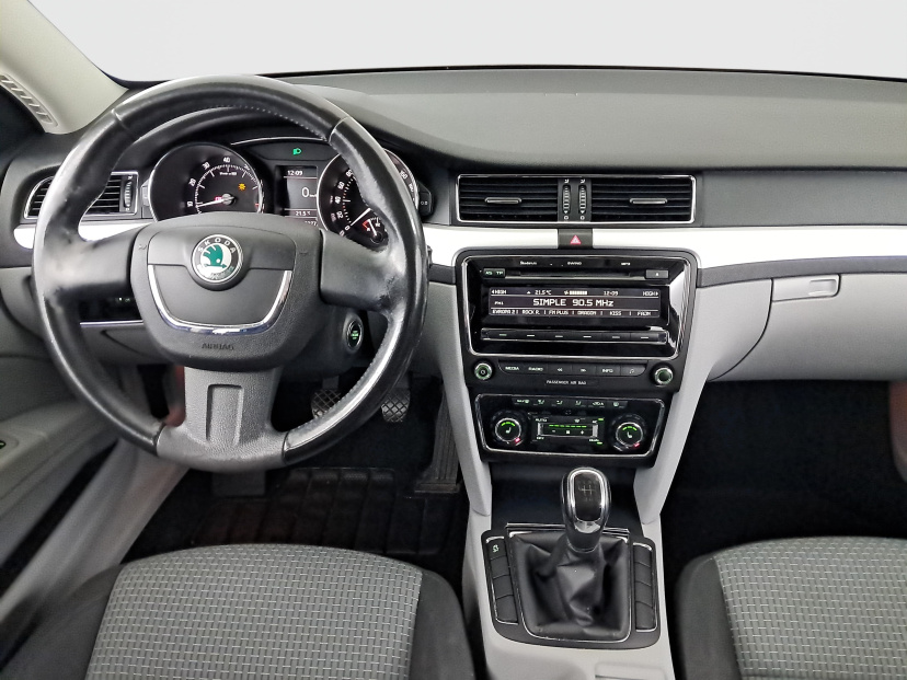 Škoda Superb, 2012