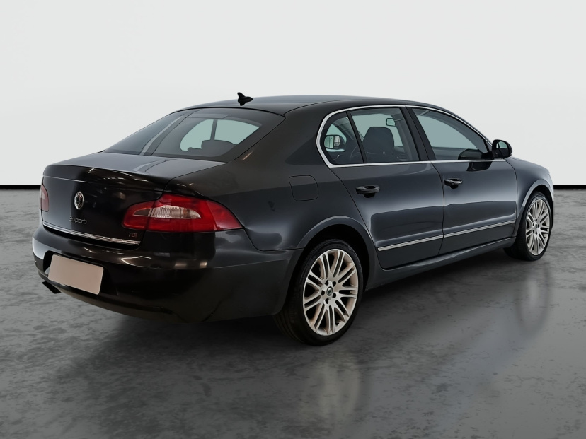 Škoda Superb, 2012