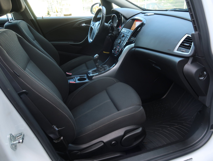 Opel Astra, 2014
