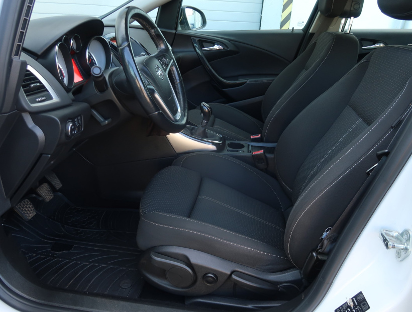 Opel Astra, 2014