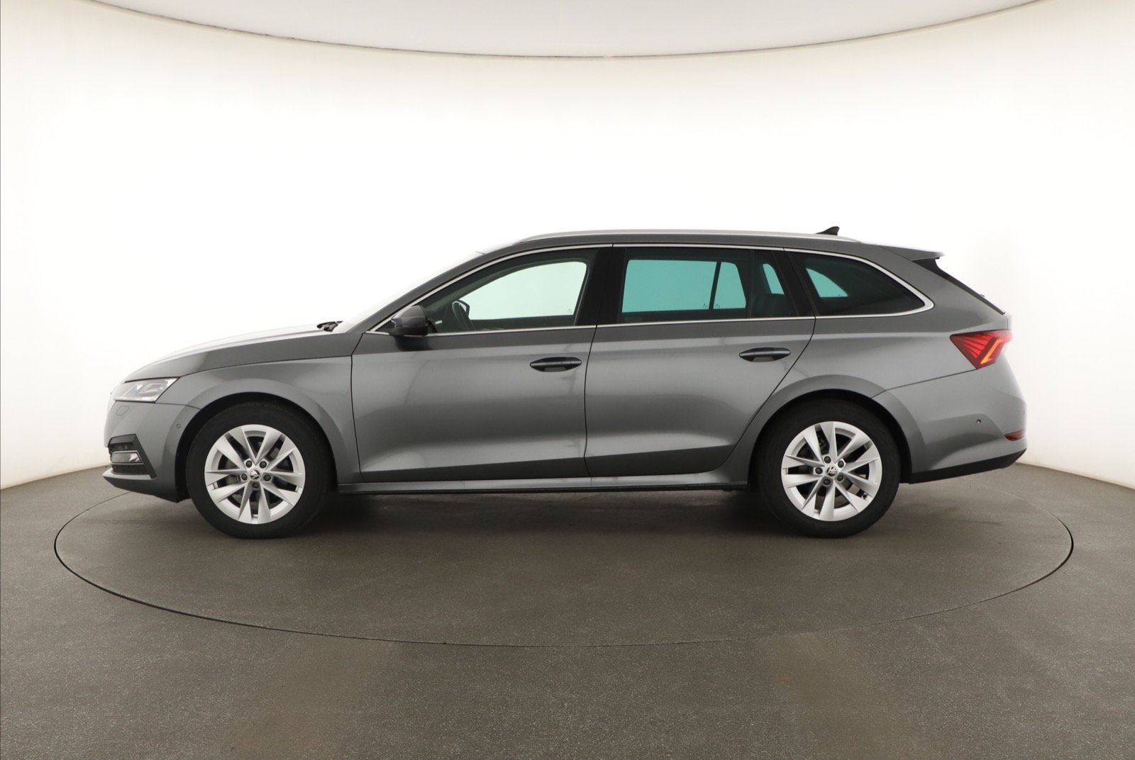 Škoda Octavia - 2023