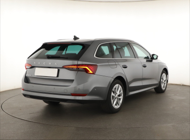 Škoda Octavia - 2023