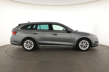 Škoda Octavia - 2023