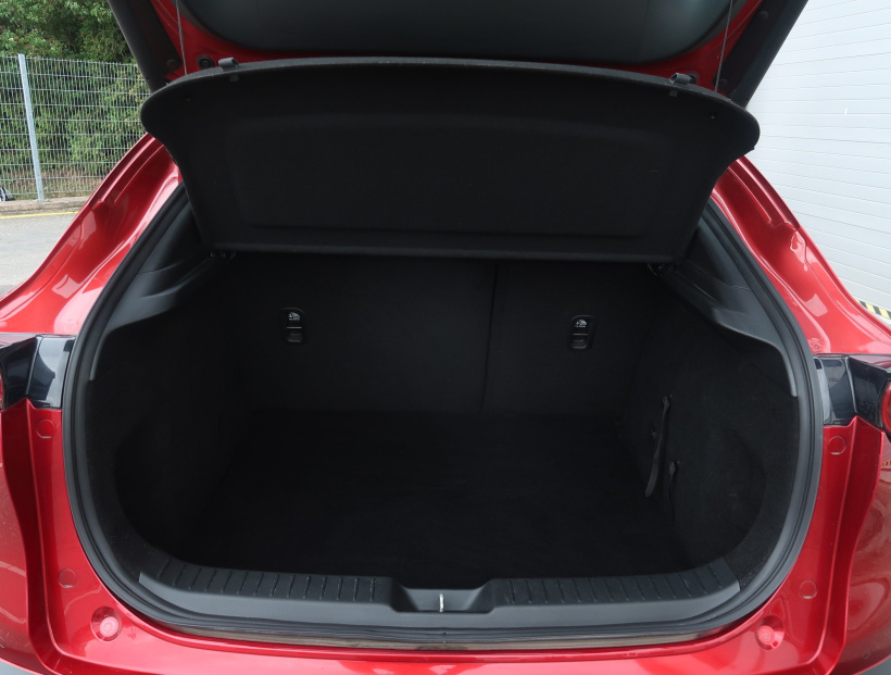 Mazda CX-30, 2019