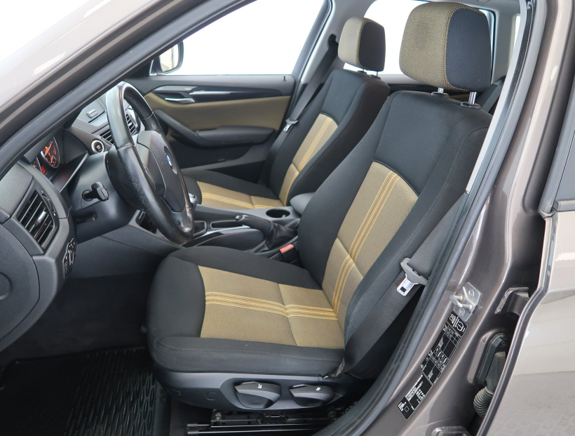 BMW X1, 2011