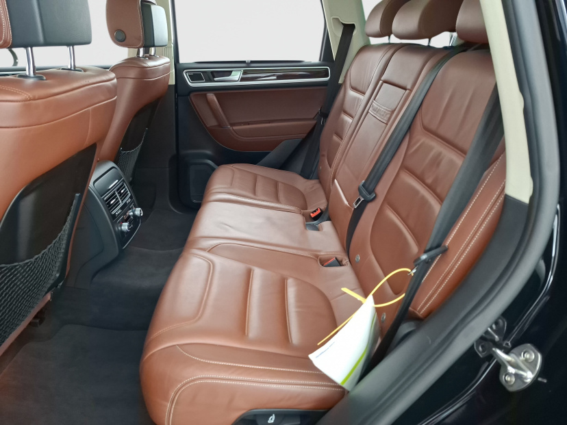 Volkswagen Touareg, 2015
