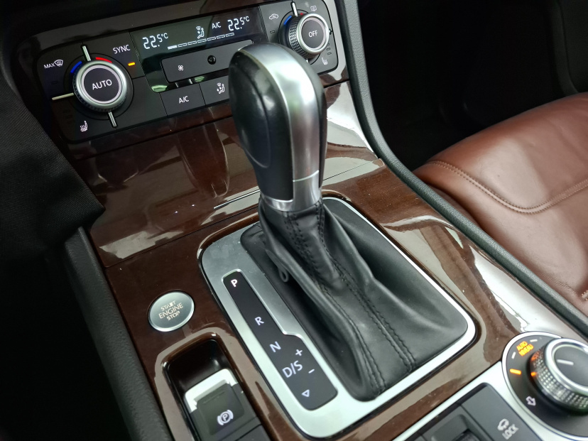 Volkswagen Touareg, 2015