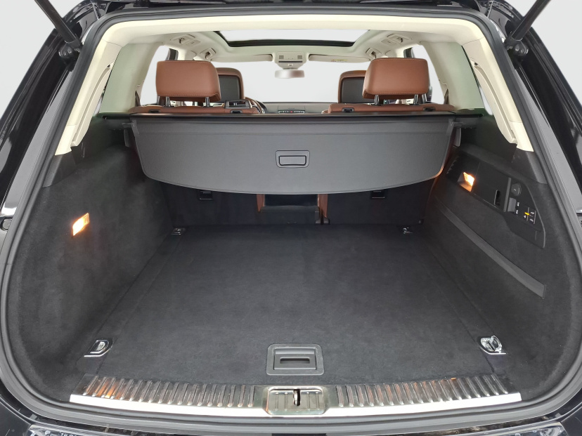 Volkswagen Touareg, 2015