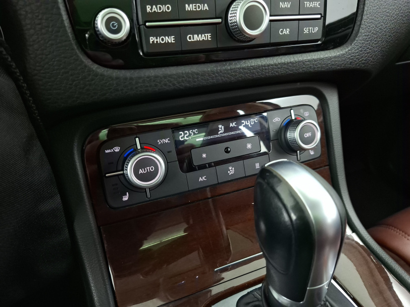 Volkswagen Touareg, 2015