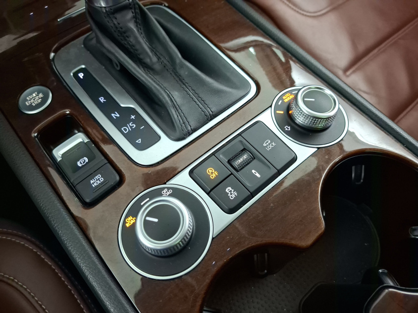 Volkswagen Touareg, 2015