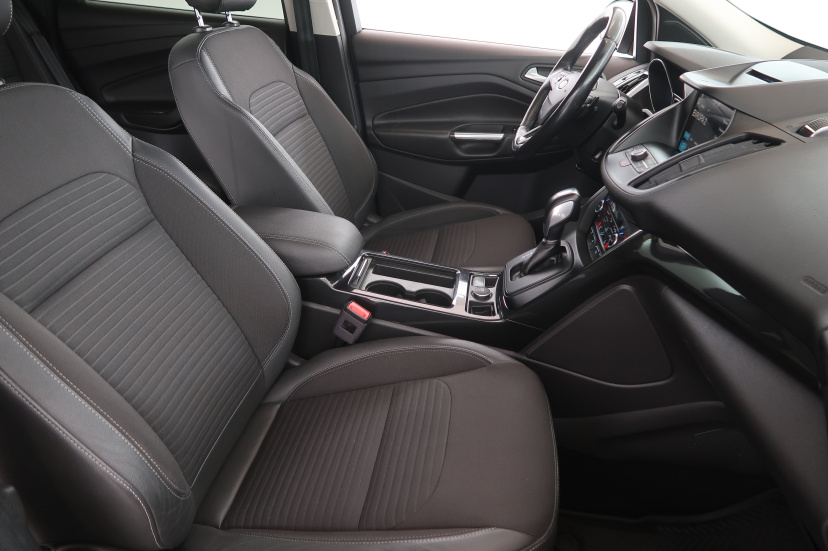 Ford Kuga, 2017