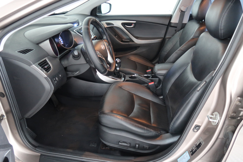 Hyundai Elantra, 2011