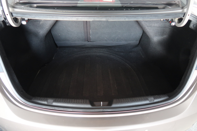 Hyundai Elantra, 2011