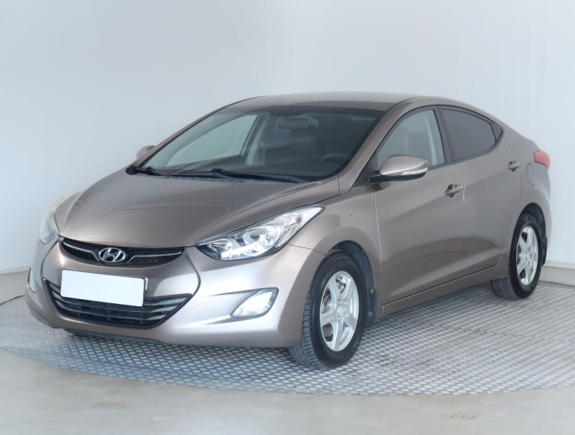Hyundai Elantra, 2011