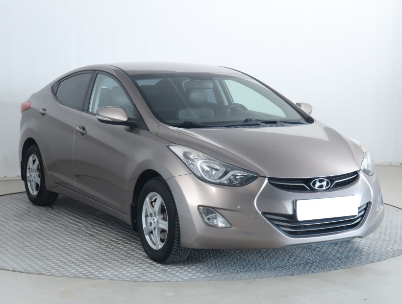 Hyundai Elantra, 2011