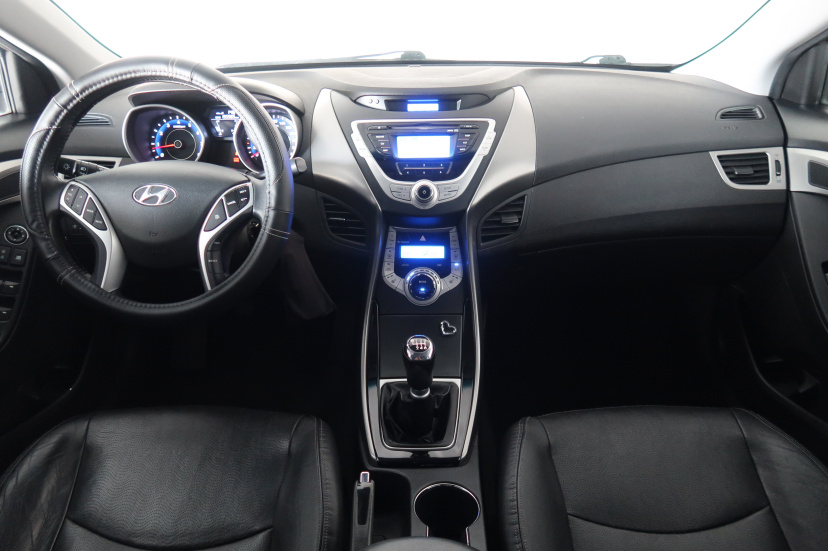 Hyundai Elantra, 2011