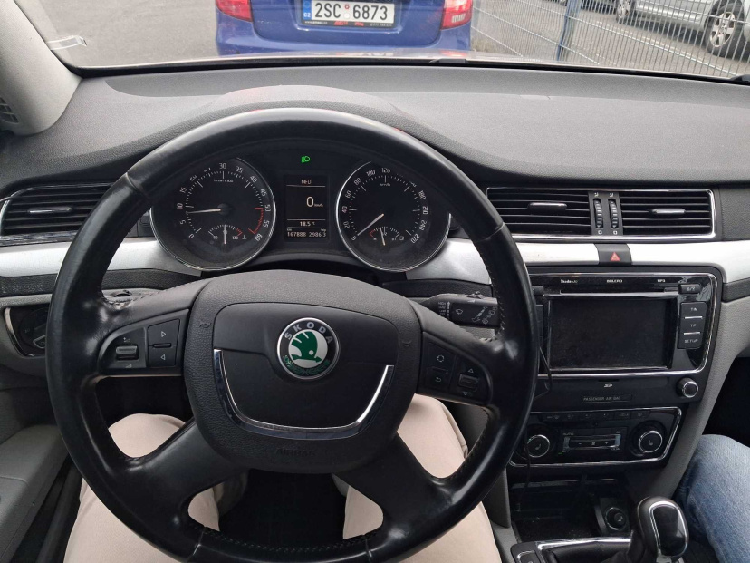 Škoda Superb, 2012