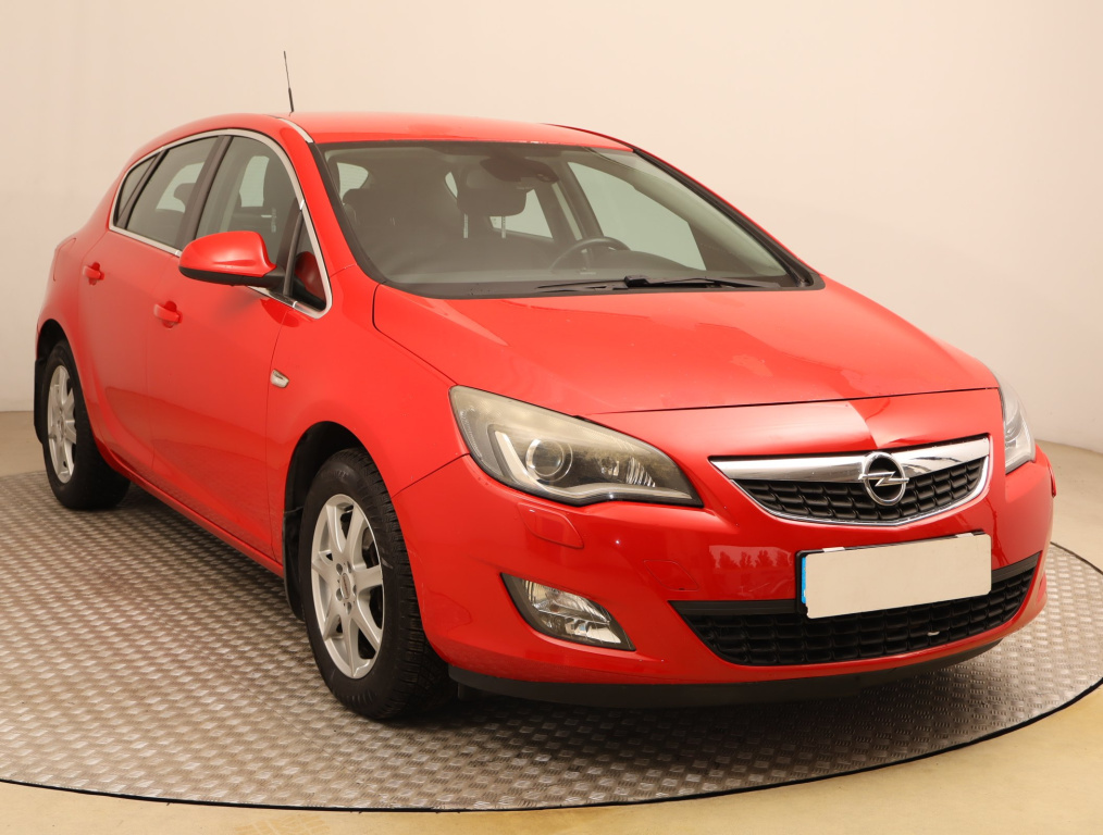 Opel Astra, 2010