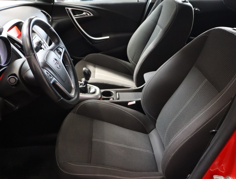 Opel Astra, 2010