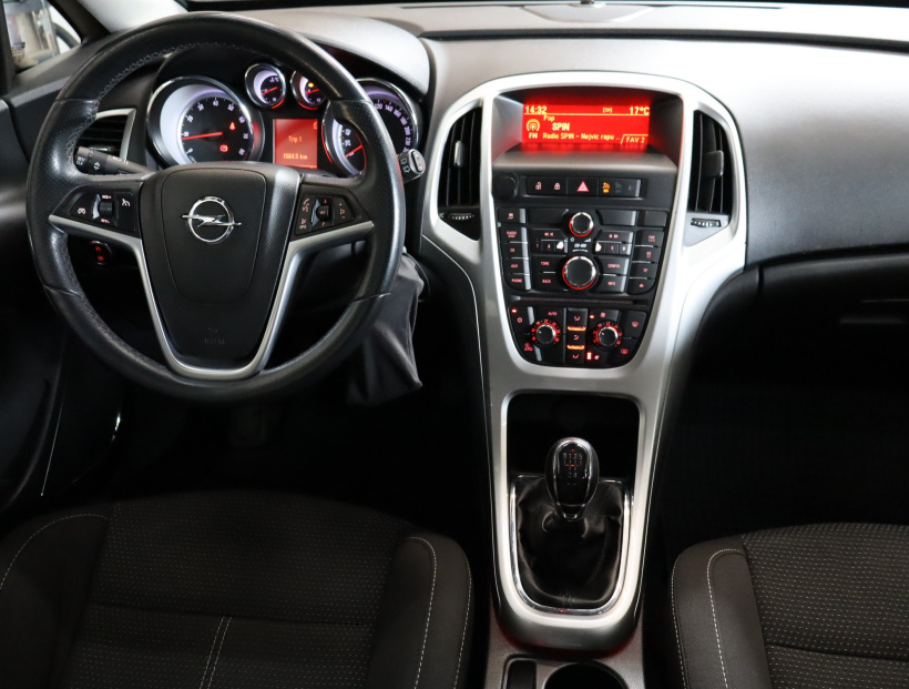 Opel Astra, 2010