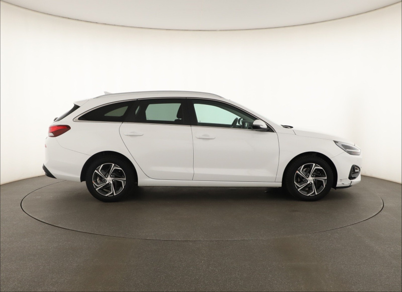 Hyundai i30, 2023