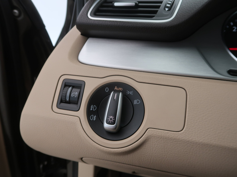 Volkswagen Passat, 2012