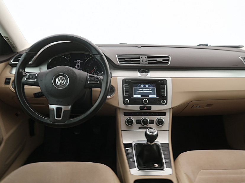 Volkswagen Passat, 2012