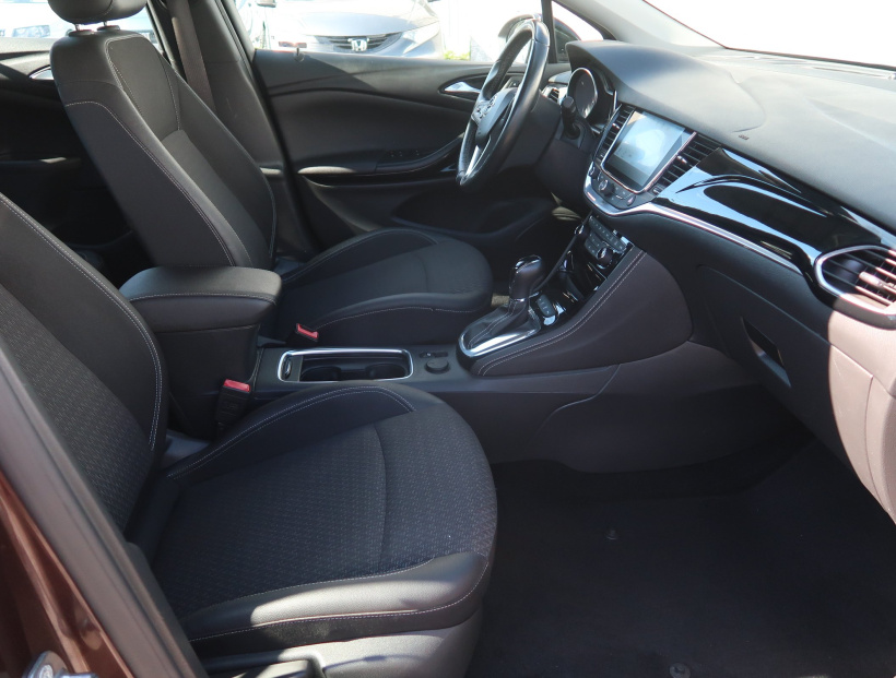 Opel Astra, 2017
