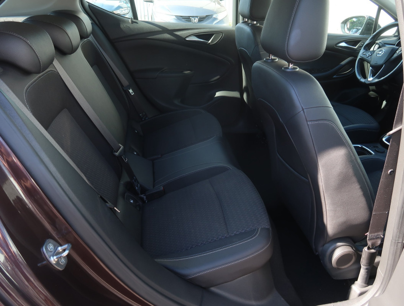 Opel Astra, 2017