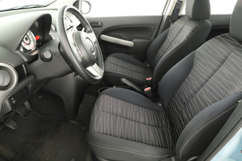 Mazda 2, 2009
