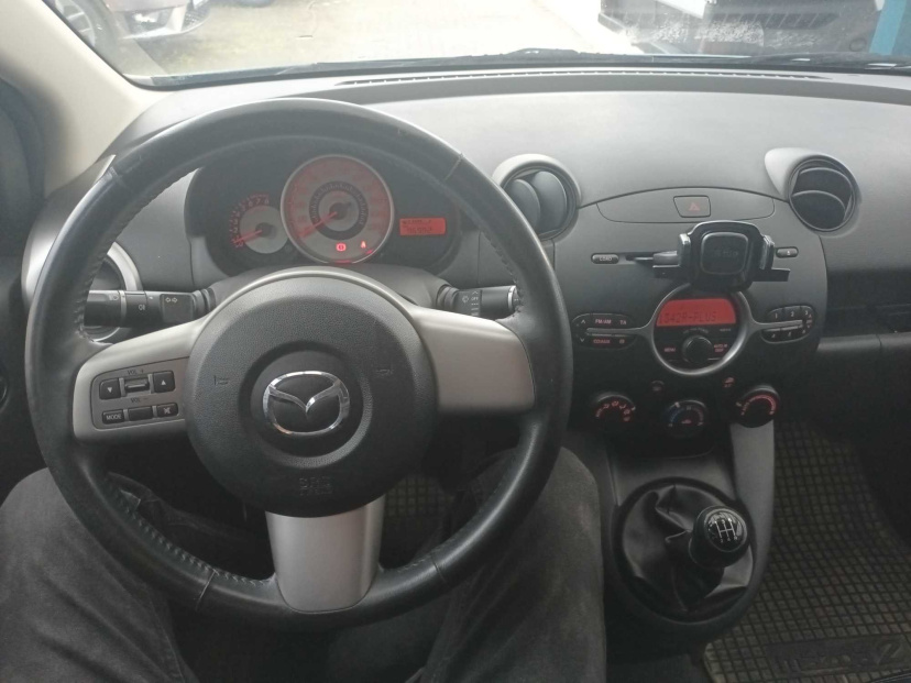 Mazda 2, 2009