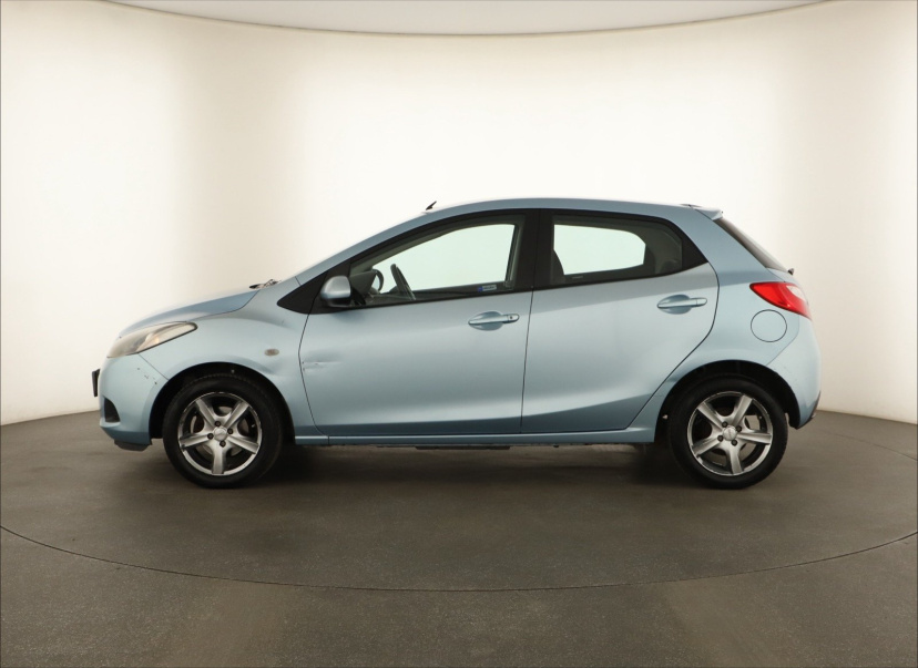 Mazda 2, 2009