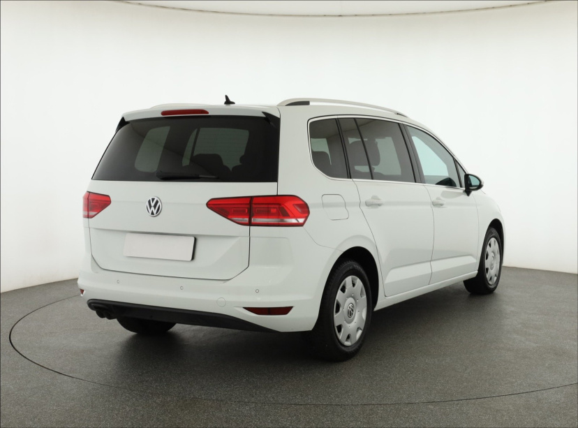 Volkswagen Touran, 2016