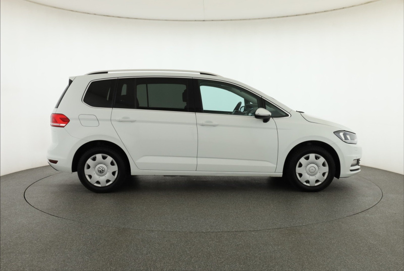 Volkswagen Touran, 2016